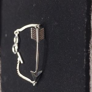 Arrow bracelet